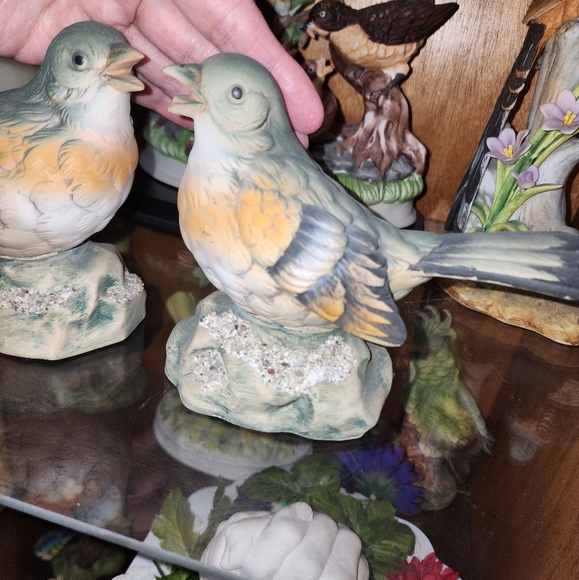 Set Of Two Porcelain birds doves - Picture 2 of 4
